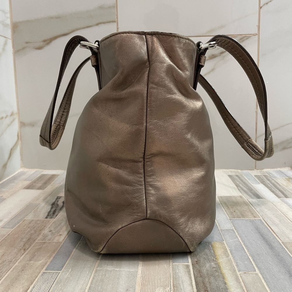 Coach SOHO Metallic Bronze Leather Shoulder Bag F17216 – Classic Tote Handbag - Picture 4 of 16